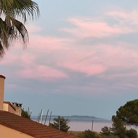 Maison De Vacances A L'Ayguade Classee 3 Etoiles, Climatisee,3Mn A Pied Plage Et Restos ,5Mn Aeroport, 10Mn Gare Hyeres Exterior photo