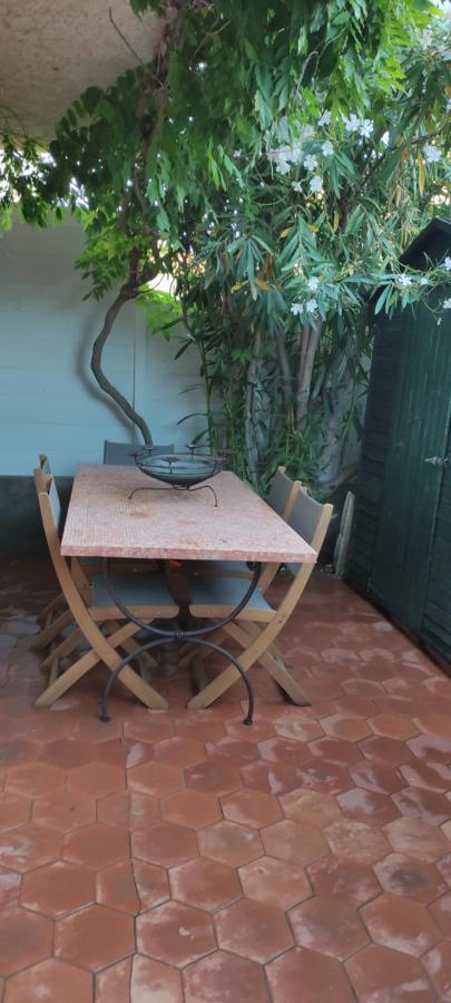 Maison De Vacances A L'Ayguade Classee 3 Etoiles, Climatisee,3Mn A Pied Plage Et Restos ,5Mn Aeroport, 10Mn Gare Hyeres Exterior photo