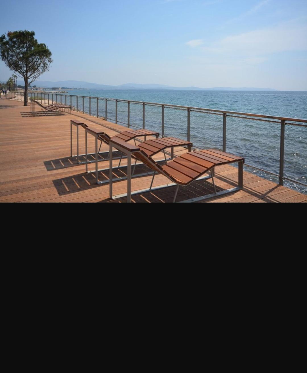 Maison De Vacances A L'Ayguade Classee 3 Etoiles, Climatisee,3Mn A Pied Plage Et Restos ,5Mn Aeroport, 10Mn Gare Hyeres Exterior photo